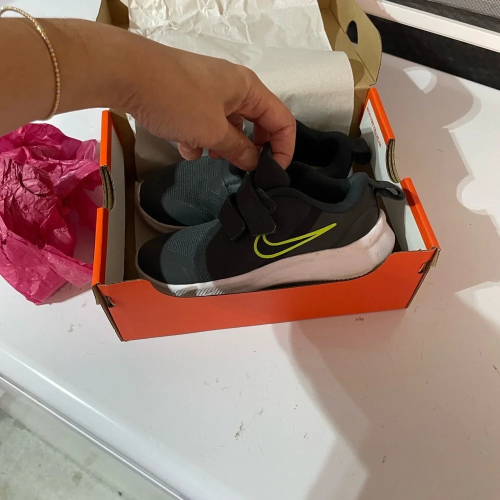 Nike Kids Black and Green Sneakers